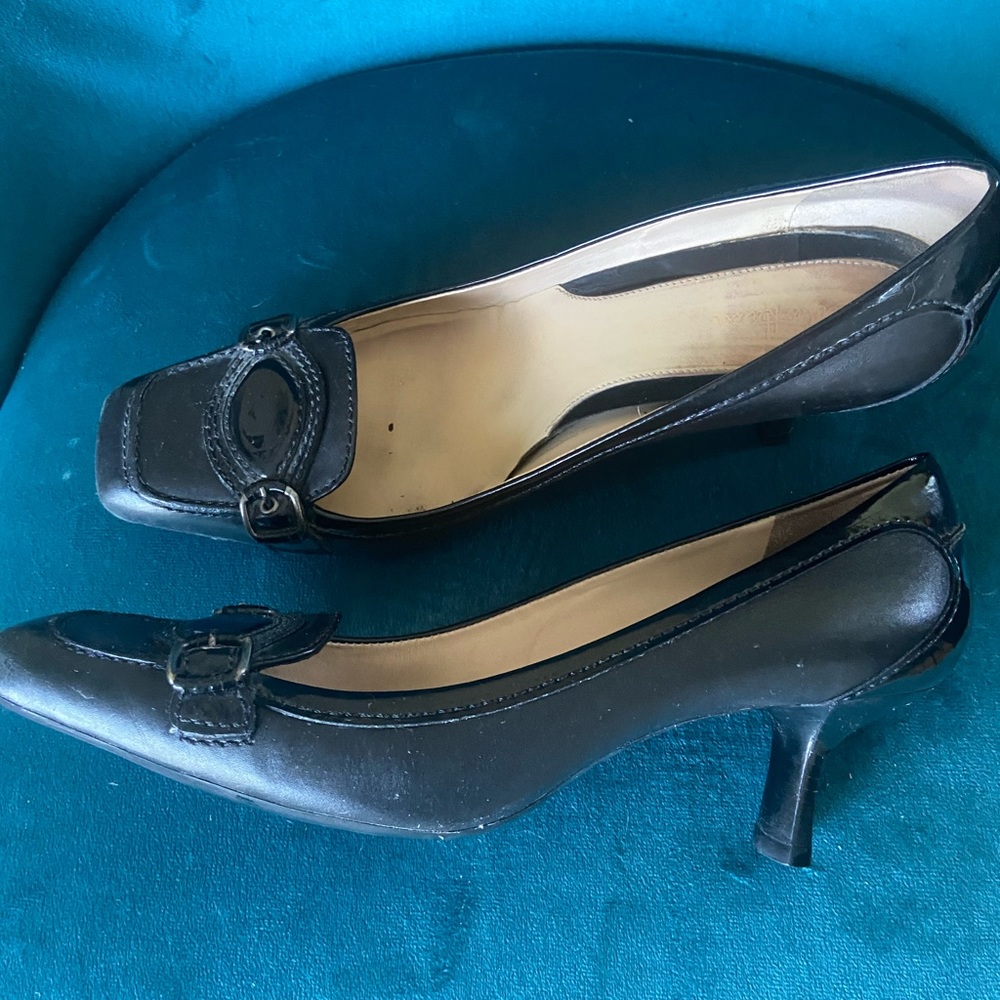 Cole Haan kitten heel black shoes